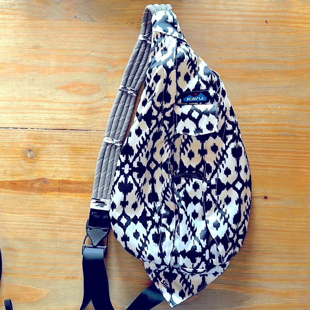 Kavu Rope Sling Bag Black and White like new